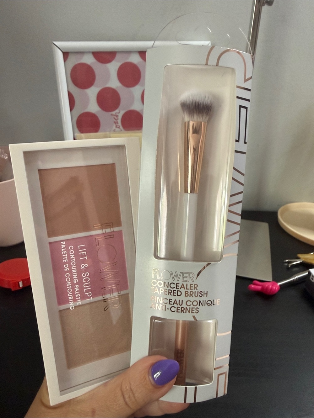 Flower NEW Lift & Sculpt Contouring Palette with Concealer Tapered Brush